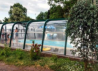 Camping des Berges de l'Iton swimming pool