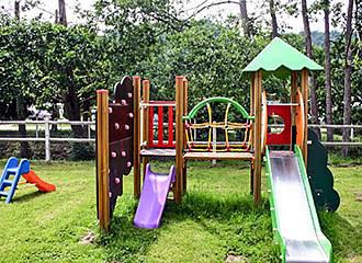 Camping La Catiniere playground