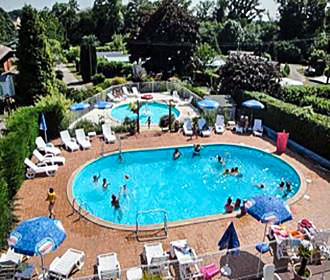 Le Clos Normand Camping swimming pool
