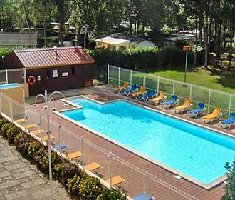 Le Domaine de Marcilly swimming pool