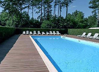 Camping Caravaning le Bois de la Justice swimming pool