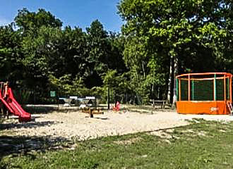 Caravaning Club Clos Gouget playground