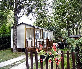 Camping Caravaning l’Etang de Belesbat chalet