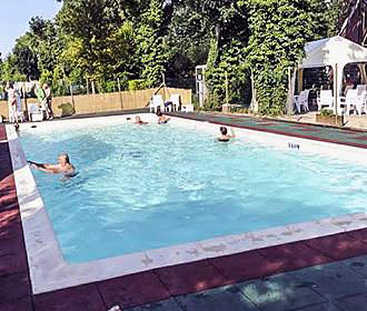 Camping de Troyes swimming pool