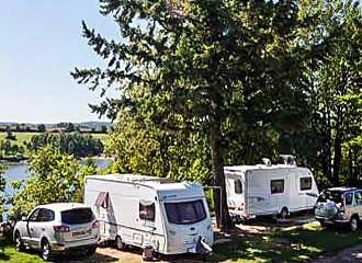 Le Camping du Lac de la Liez caravan pitches