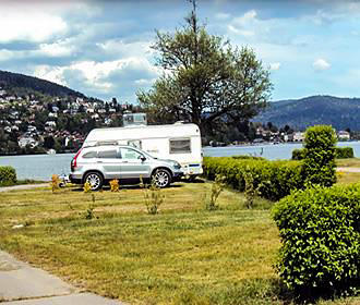 Camping de Ramberchamp lake side pitch