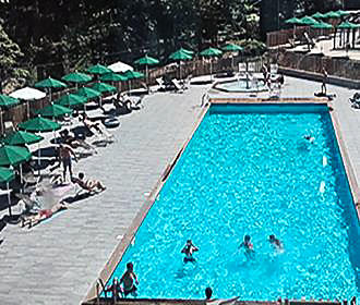 Camping Les Sources swimming pool