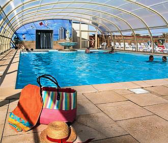 Camping le Cormoran indoor pool