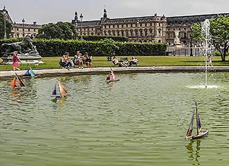 French holidays boating pond