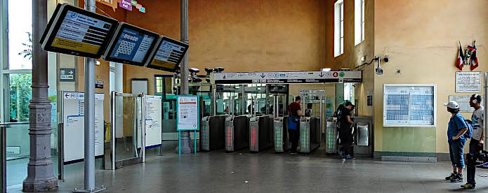 Gare Denfert-Rochereau turnstiles