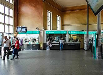Gare Denfert-Rochereau ticket services