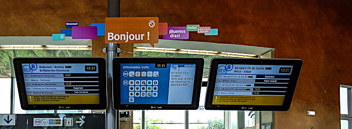 Gare Denfert-Rochereau digitial overhead displays