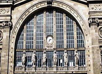 Gare du Nord central window