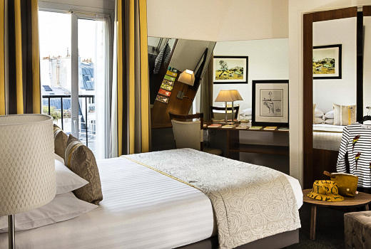 Grand Hotel des Balcons double bedroom