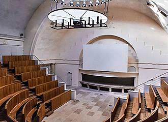 Grand Amphitheatre du Museum projection screen
