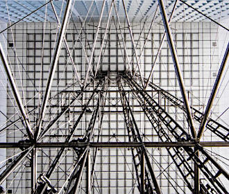 La Grande Arche lift