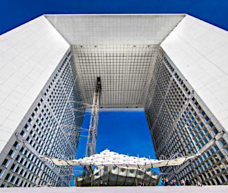 La Grande Arche columns