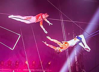 Cirque d’Hiver Bouglione flying trapeze