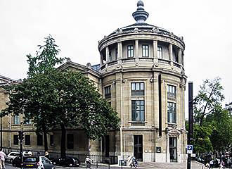 Facade of Musee des Art Asiatiques Guimet