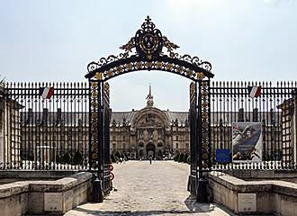 Les Invalides north gate