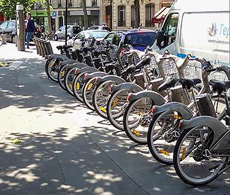 Bastille square bike hire station