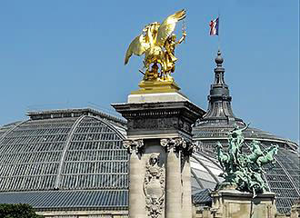 Paris statues
