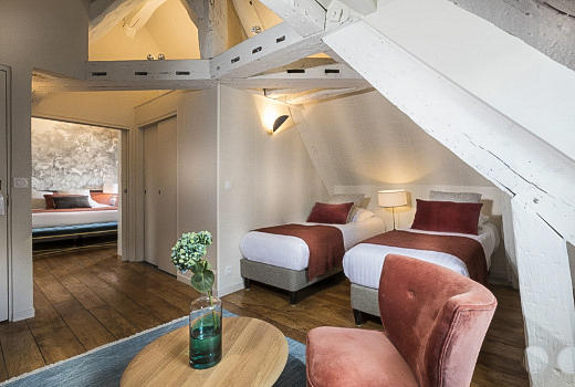 Hotel Jeanne d'Arc attic family room