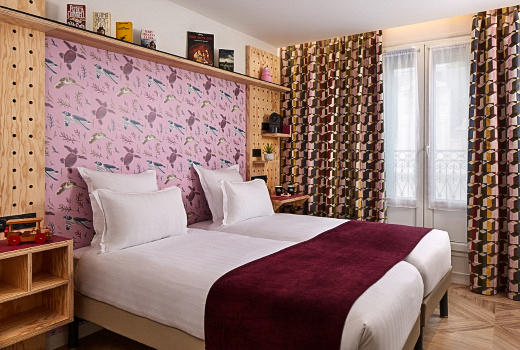 Hotel Locomo twin bedroom