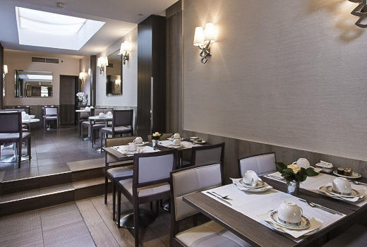 Hotel Longchamp Elysees breakfast room