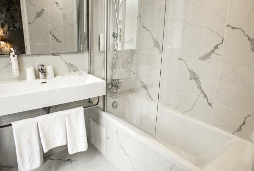 Hotel Arcadie Montparnasse bathroom