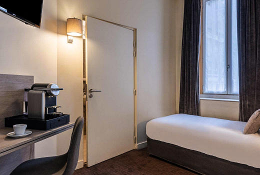 Hotel Aston Paris single room