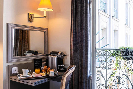 Hotel Aston Paris room coffee machine