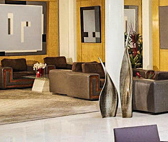 Hotel Astra Opera lounge area