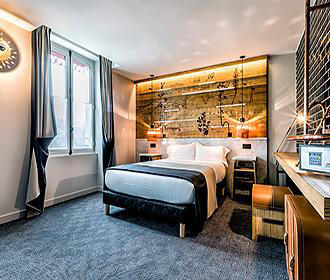 Hotel Au Boeuf Couronne double bedroom