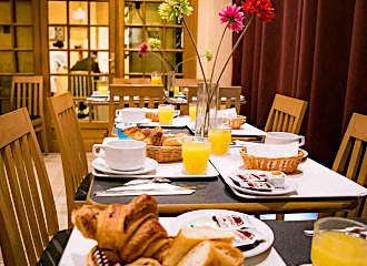 Hotel Audran breakfast room