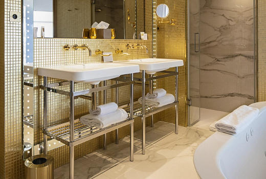 Hotel Bowmann Paris golden bathroom