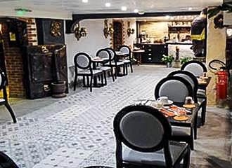 Hotel Camelia Nation breakfast room