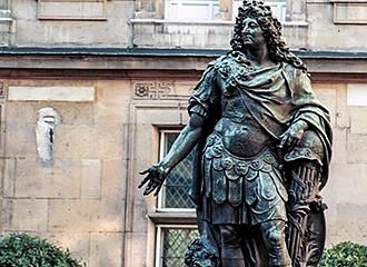 Garden statue at Hotel Carnavalet