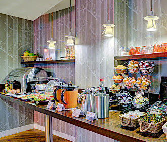 Hotel Caumartin Opera breakfast bar