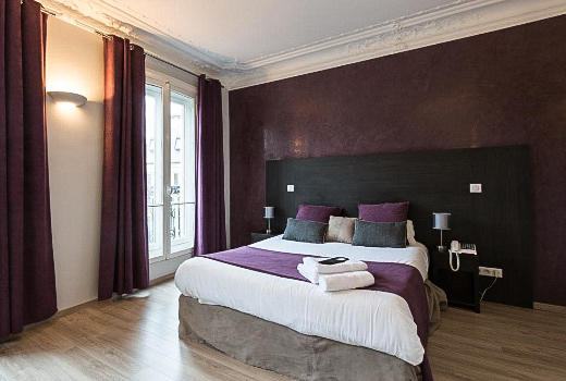 Hotel d'Argenson double bedroom purple