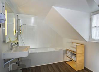 Hotel D Espagne En Suite Bathroom