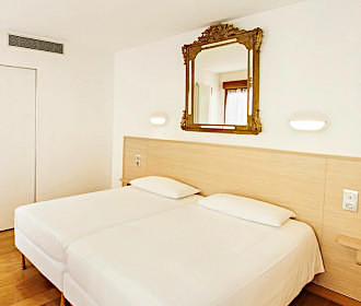 Hotel Darcet twin room