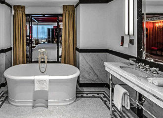 Hotel de Berri En Suite Bathroom