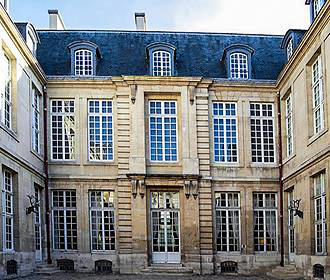 Hotel de Guenegaud facade