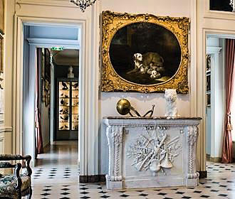 Hotel de Guenegaud hallway