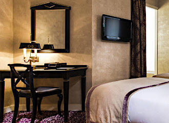 Hotel de L'Empereur bedroom facilities