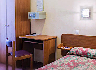 Hotel de la Place des Alpes bedroom facilities