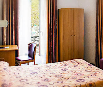 Hotel de la Place des Alpes bedroom decor