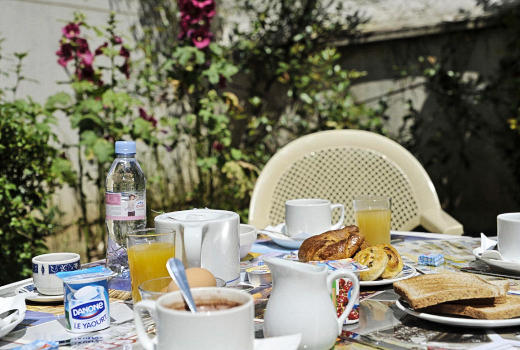 Hotel de Paris Montparnasse courtyard