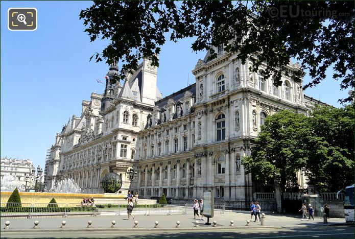 Historical Hotel de Ville and fountains